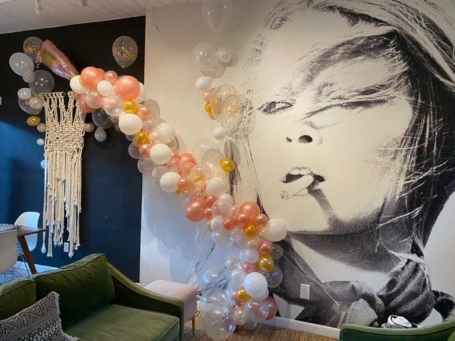 Pink & white balloon