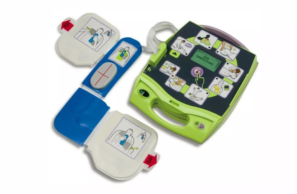 Zoll AED plus ricondizionato con piastre nuove