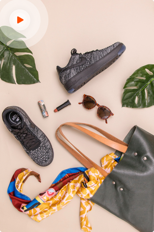 Jual produk sepatu, tas, lipstik, dan kacamata di toko online