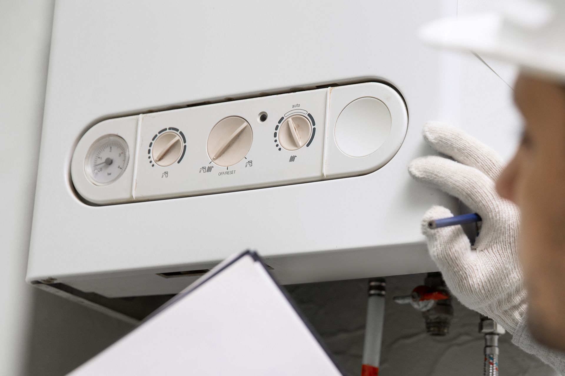 Condensing vs Non-Condensing Tankless Water Heater: What’s the Difference?