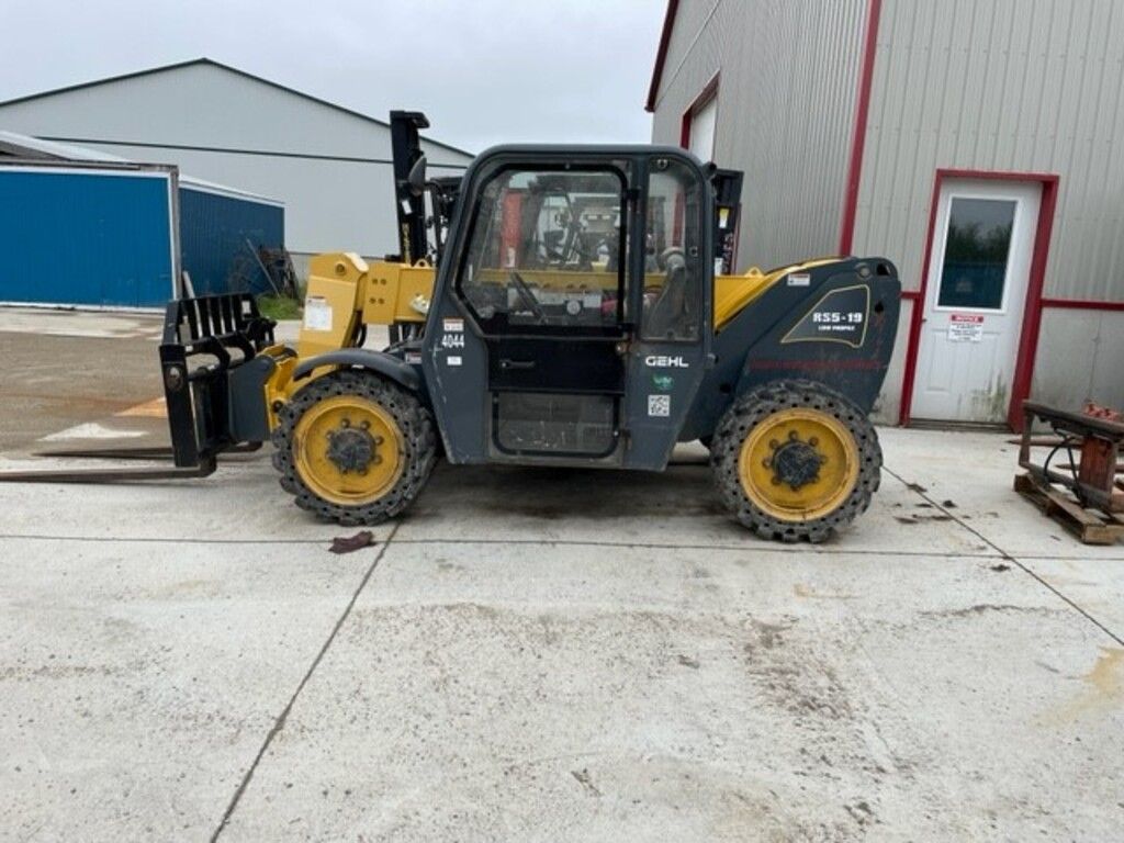 RENTAL: 2015 Gehl RS5-19