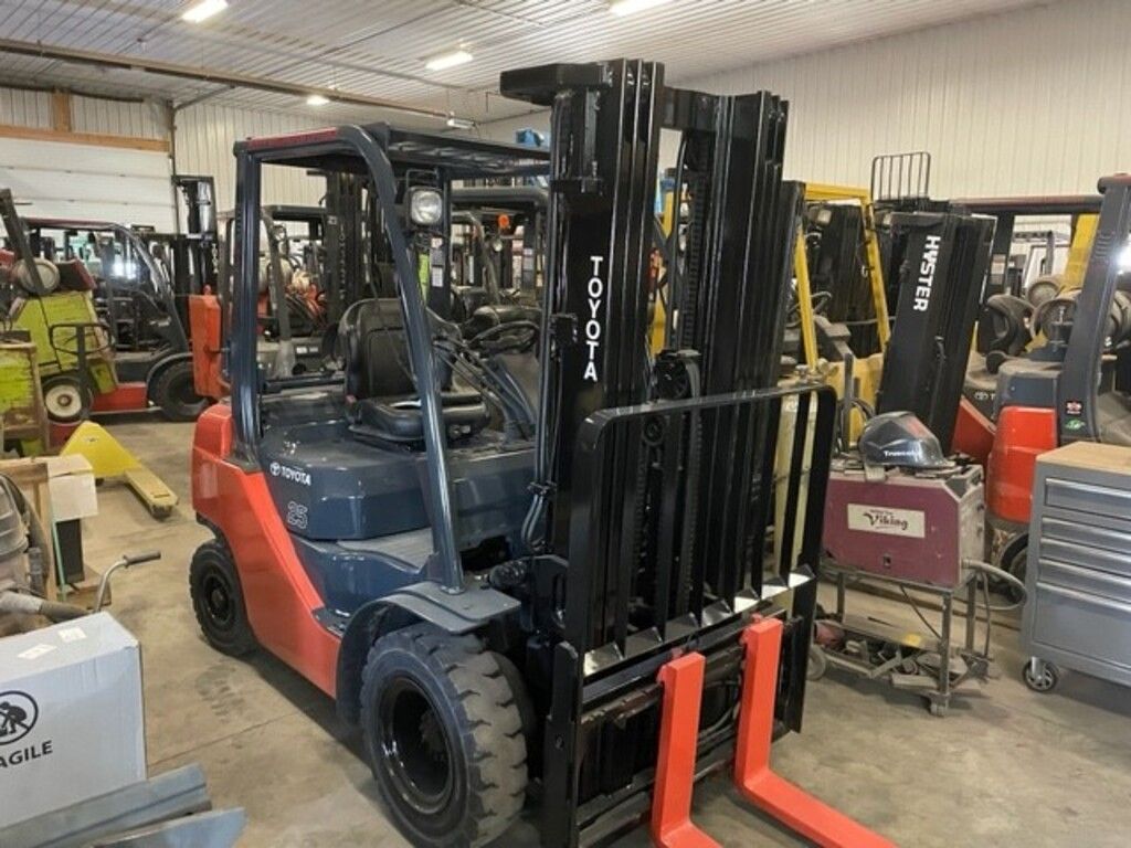 RENTAL: 2017 Toyota 8FGU25