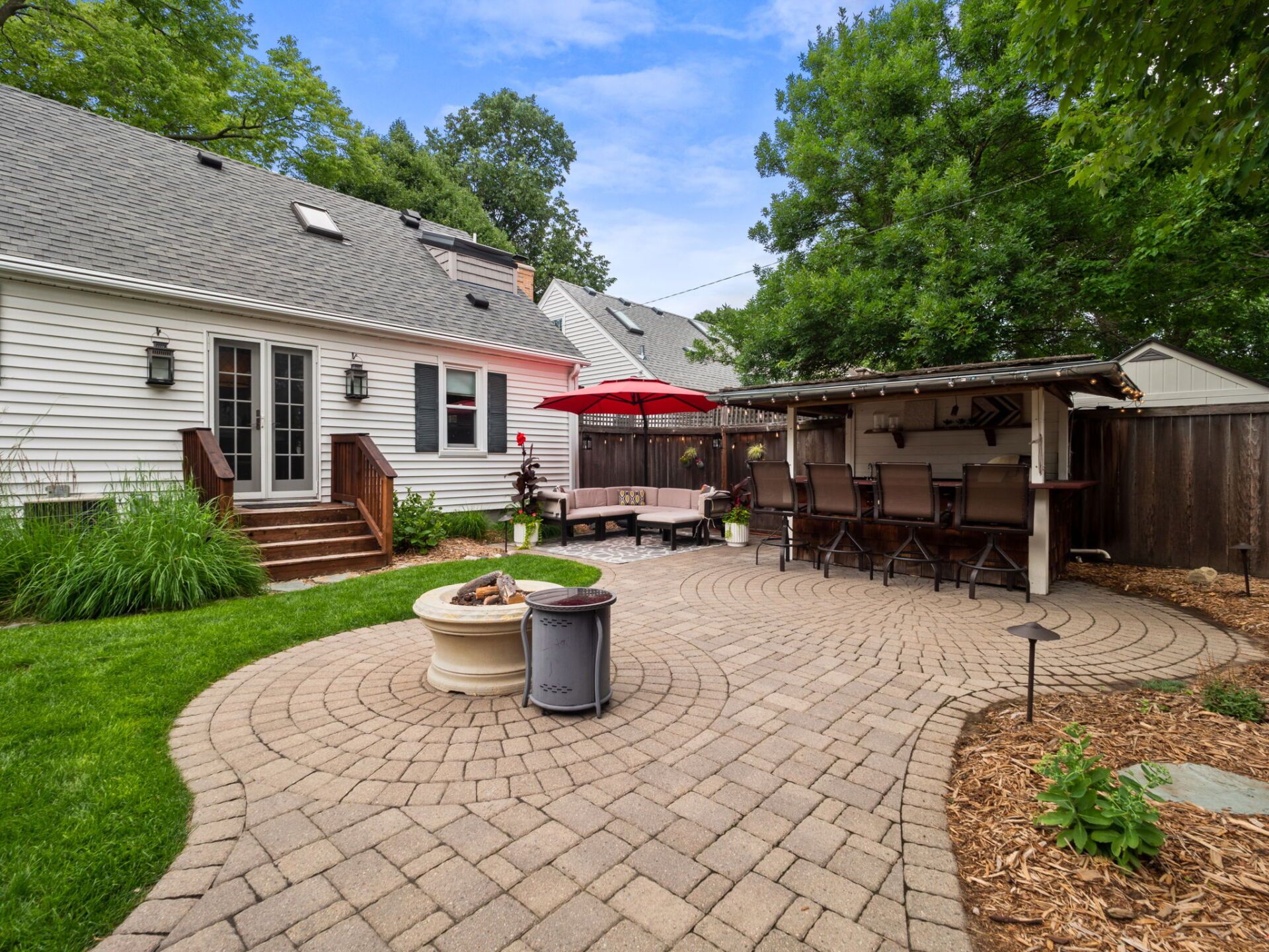 real estate photography in Minnesota exterior photos backyard