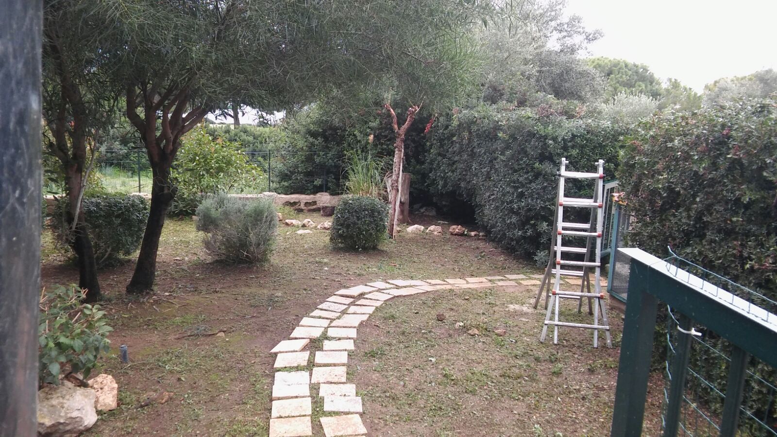 mattonelle in giardino