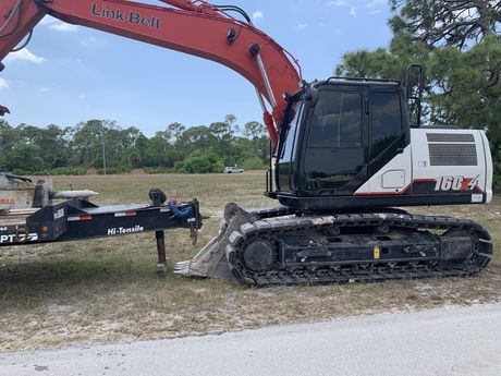 Semi Trailer Trucks — Cape Coral, FL — Linda Trucking, Inc.