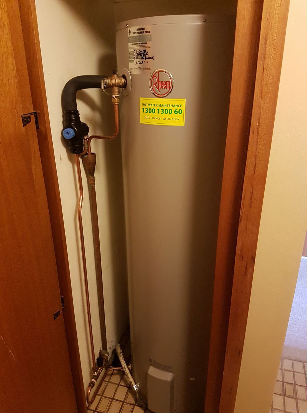 Rheem electric water heater — Gas Hot Water System in Port Macquarie, NSW