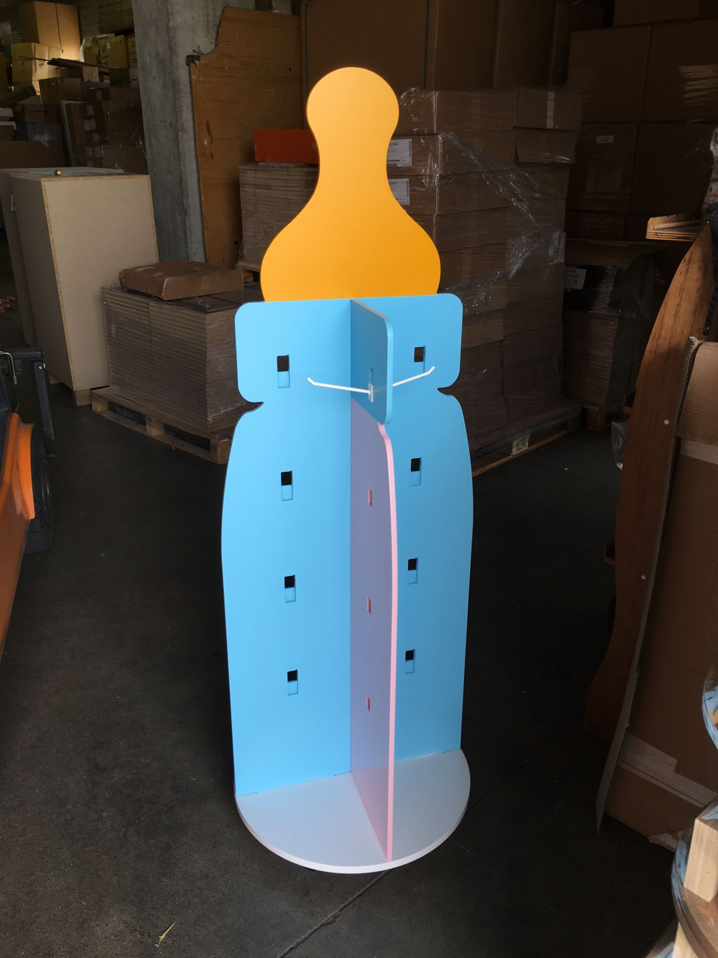 ESP-LE903_Espositore in Legno Sagomato