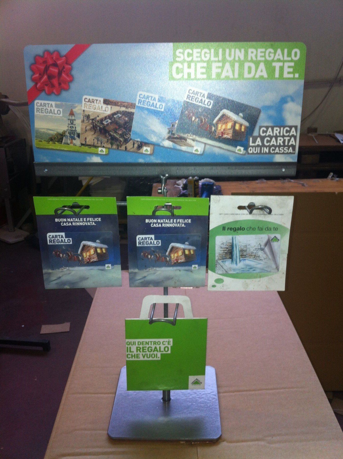 ESP-ME500_Espositore in Metallo per Schede Regalo