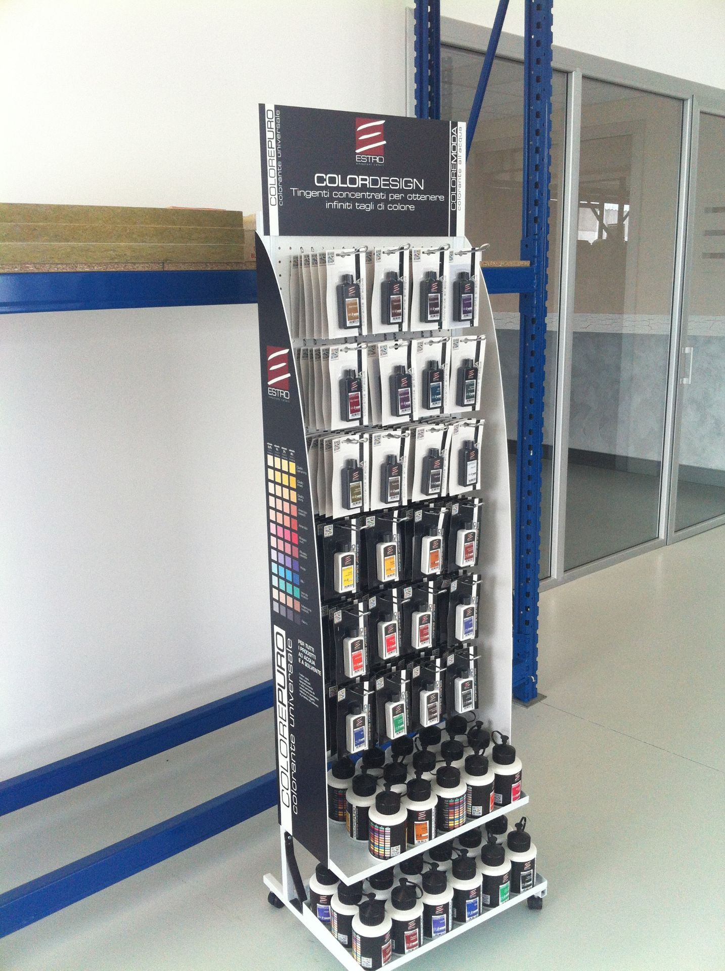 ESP-ME903_Espositore in Metallo e Forato con Ripiani in Metallo