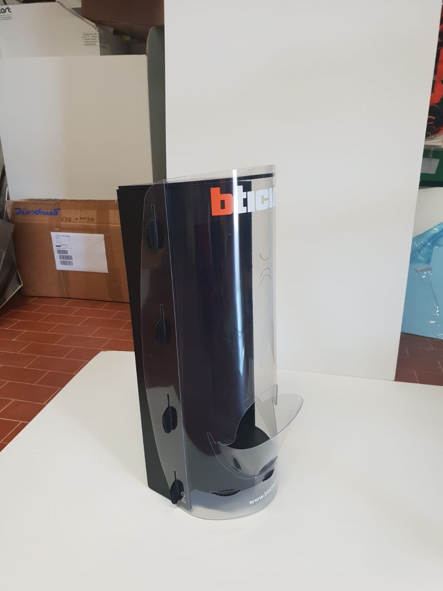 ESP-PX502_Espositore in PVC a Bocca di Lupo anche Appendibile Fianchi Testata