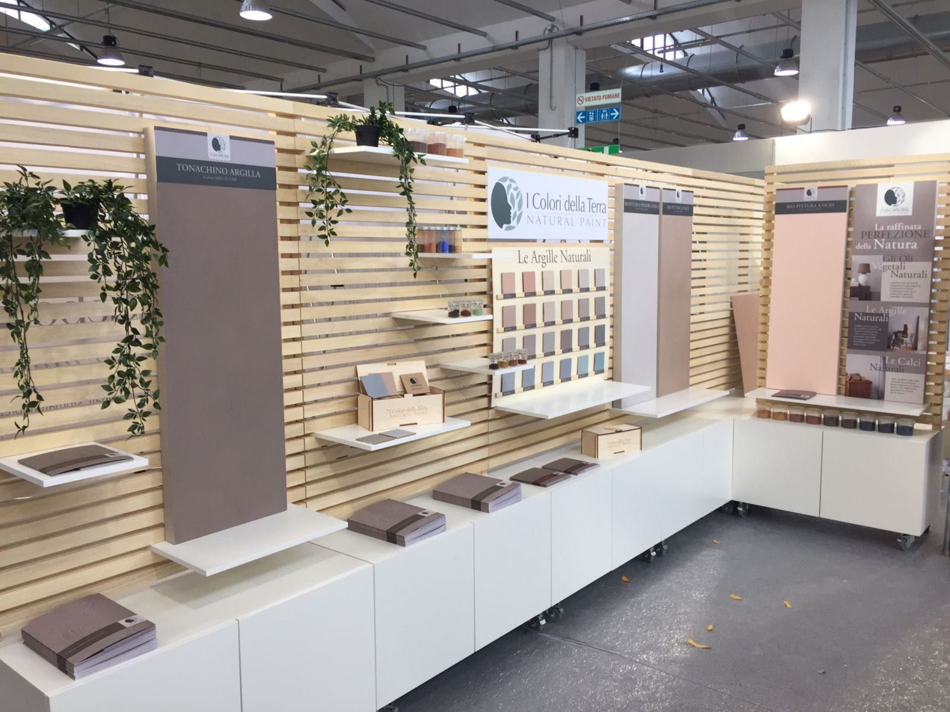 Shop in Shop in Legno