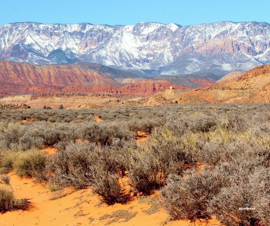 Mountain and desert landscape in Southern Utah