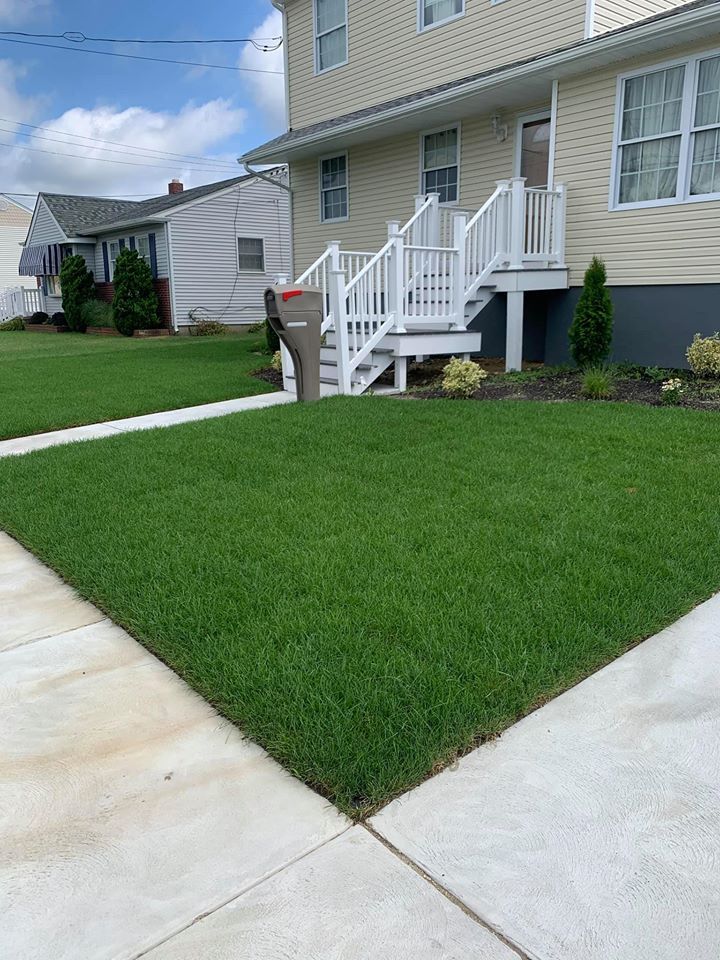 Grass Front Yard — Egg Harbor Township, NJ — EV Lawn and Landscape