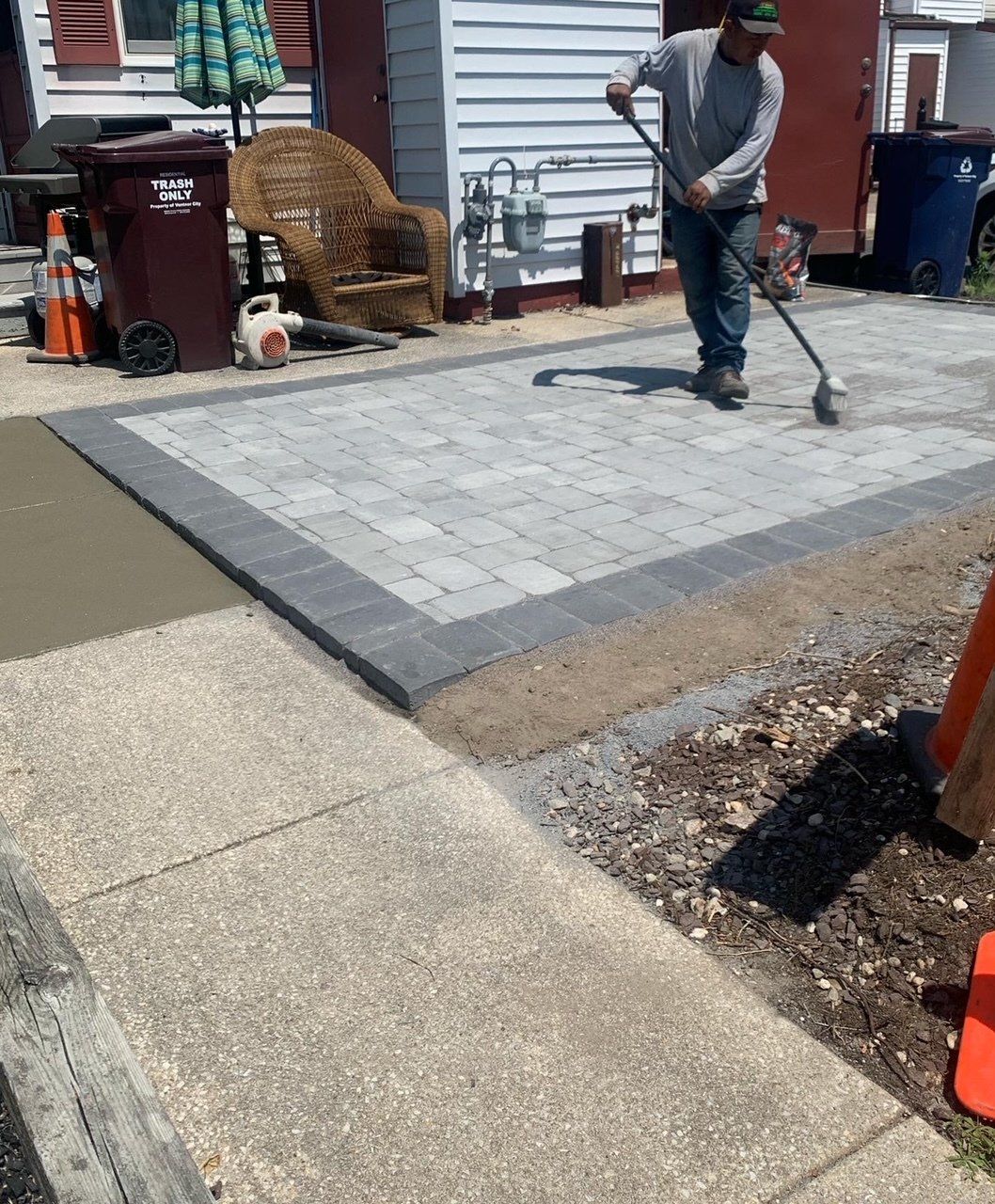 Worker Finishing The Work — Egg Harbor Township, NJ — EV Lawn and Landscape
