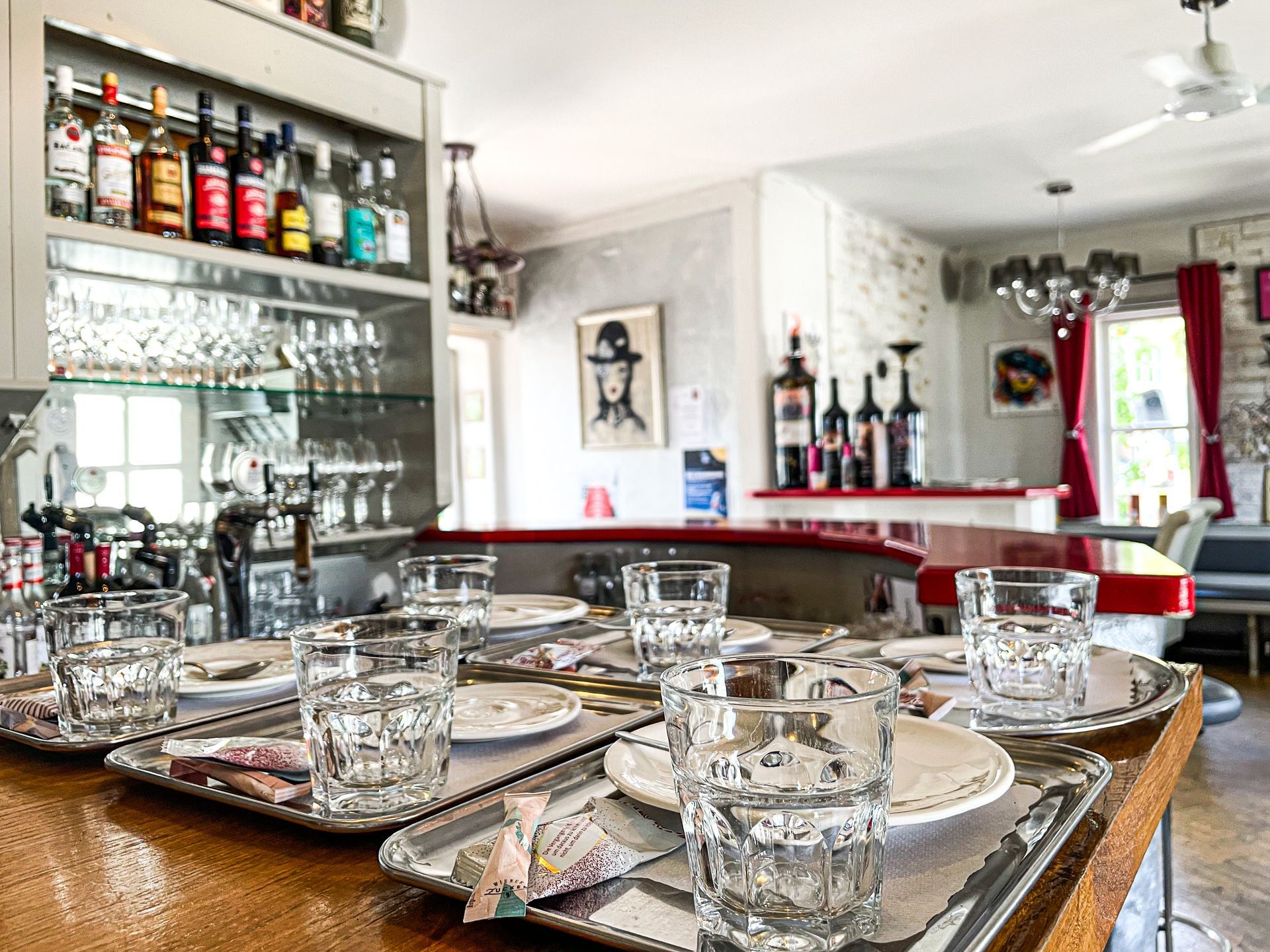 Innenraum mit Geschirr