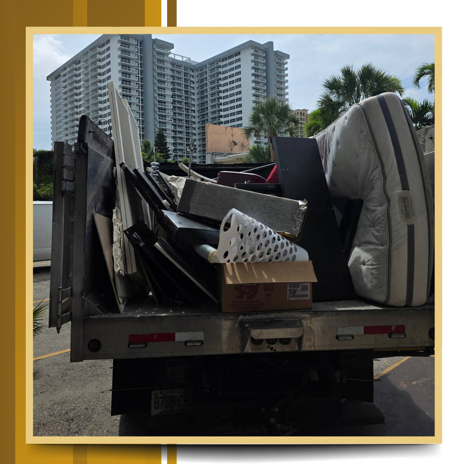 HSDO pick up truck with garbage