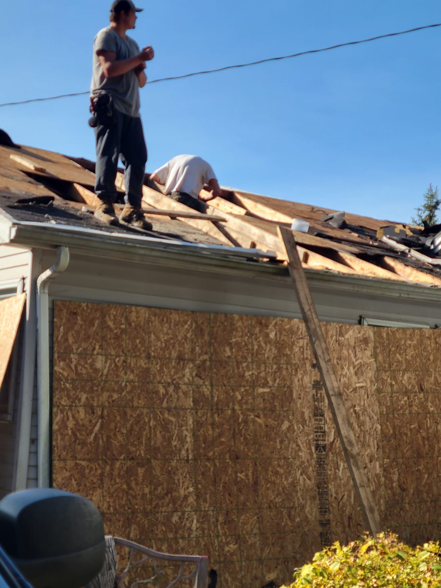 A roofing service in Marshall, MI - R Glover Roofing hard at work
