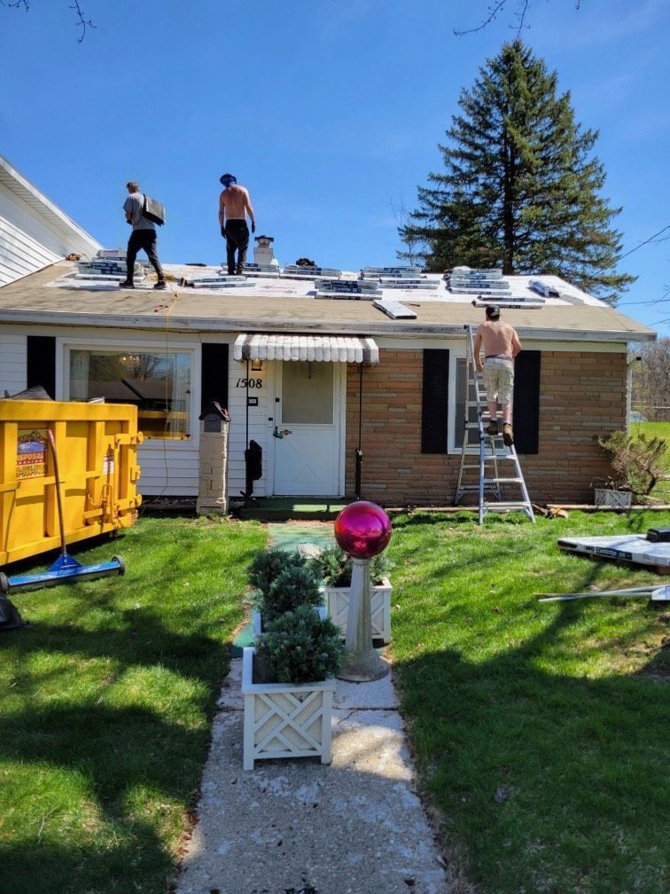A roofing service in Marshall, MI - R Glover Roofing hard at work