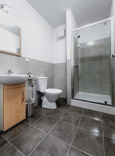 Compact Interior Bathroom Design - Tile in Huntington, NY