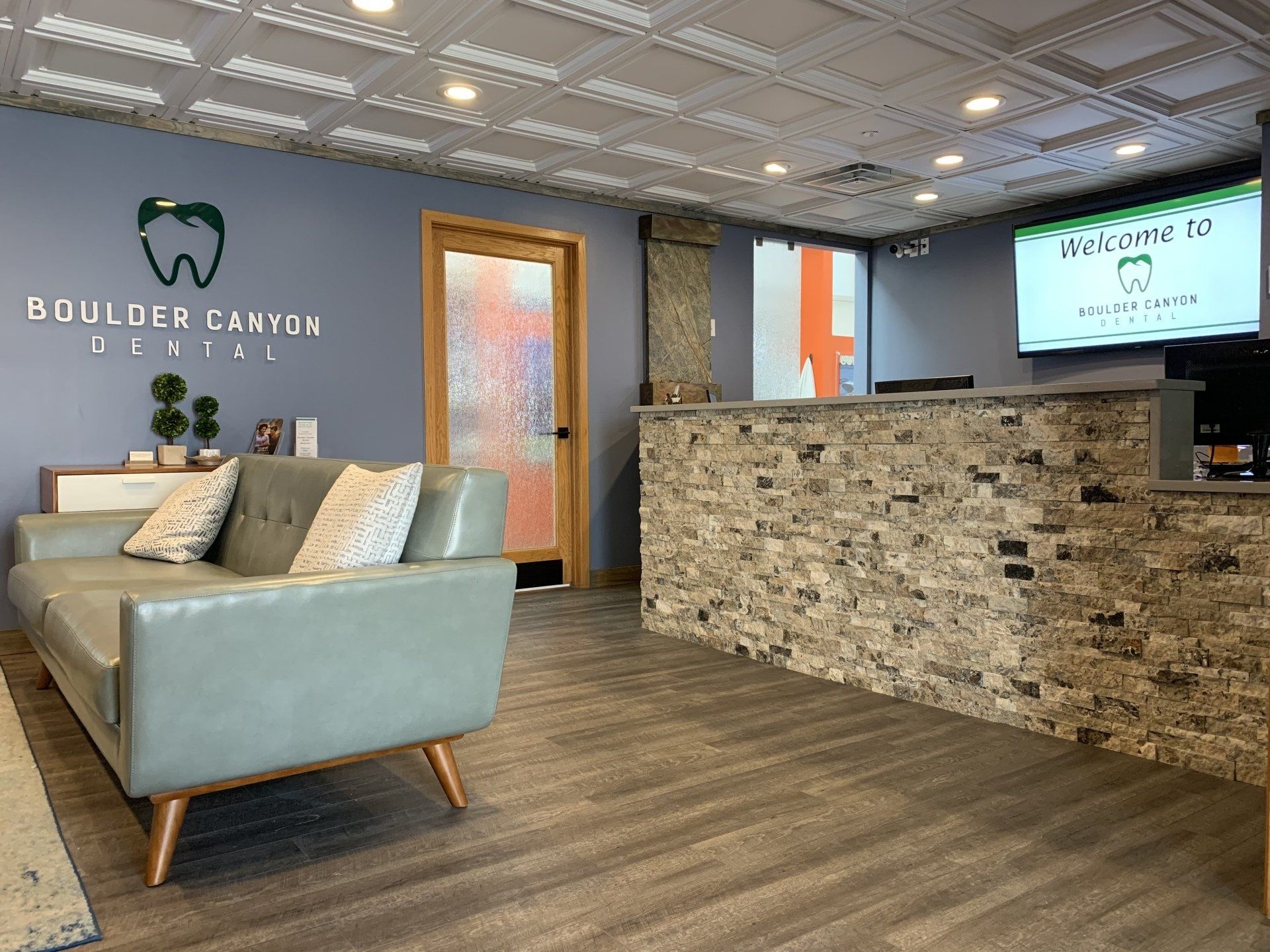 Waiting Room | Boulder Canyon Dental in CO | Get oral cancer exams, gum disease therapy and root canals