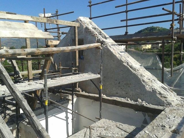 intervento di rifacimento di un tetto