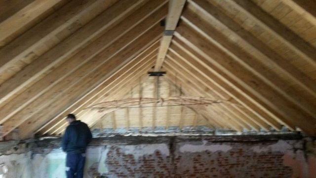 cantiere di ristrutturazione di un tetto