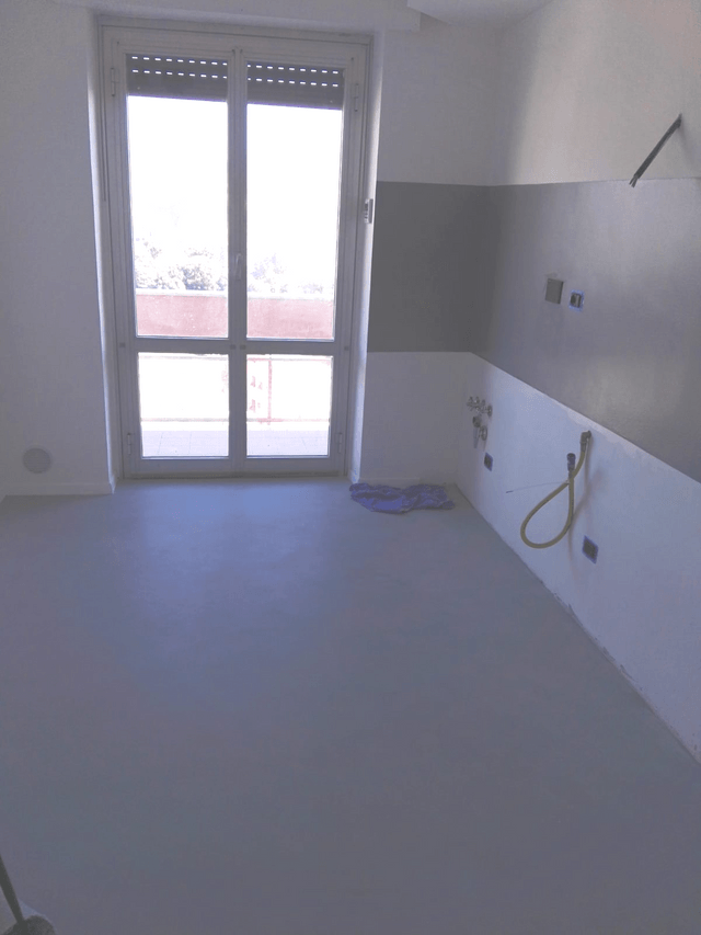 ambiente interno con pavimento in resina