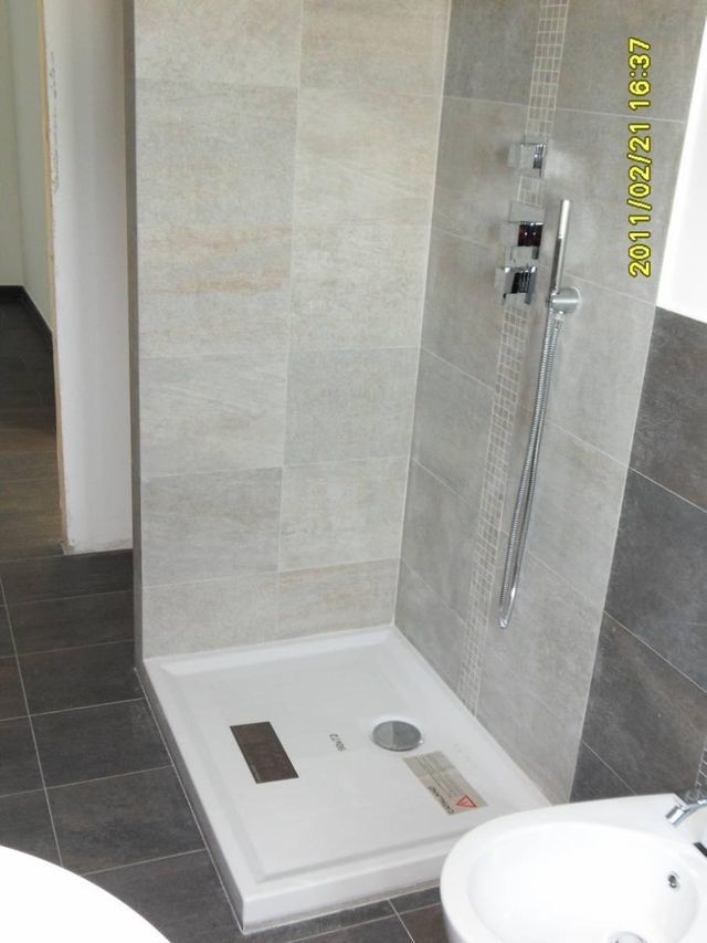 doccia in bagno ristrutturato