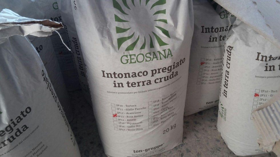 sacchi di intonaco in terra cruda