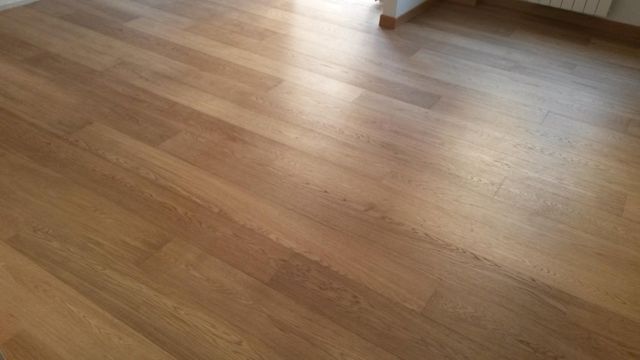 parquet in legno chiaro