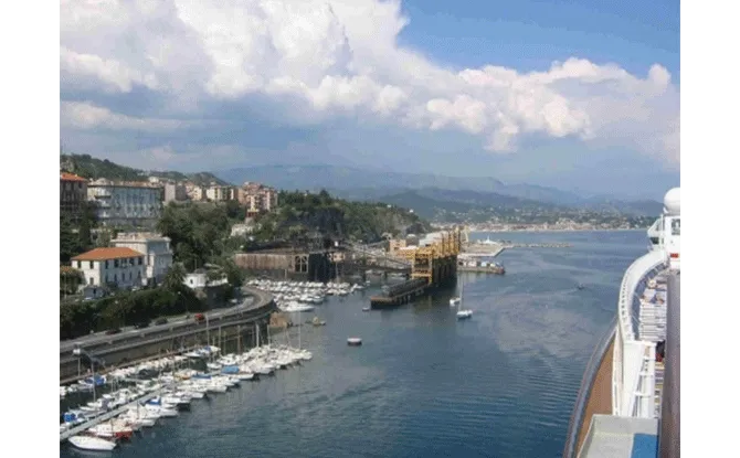 Vista porto di Savona