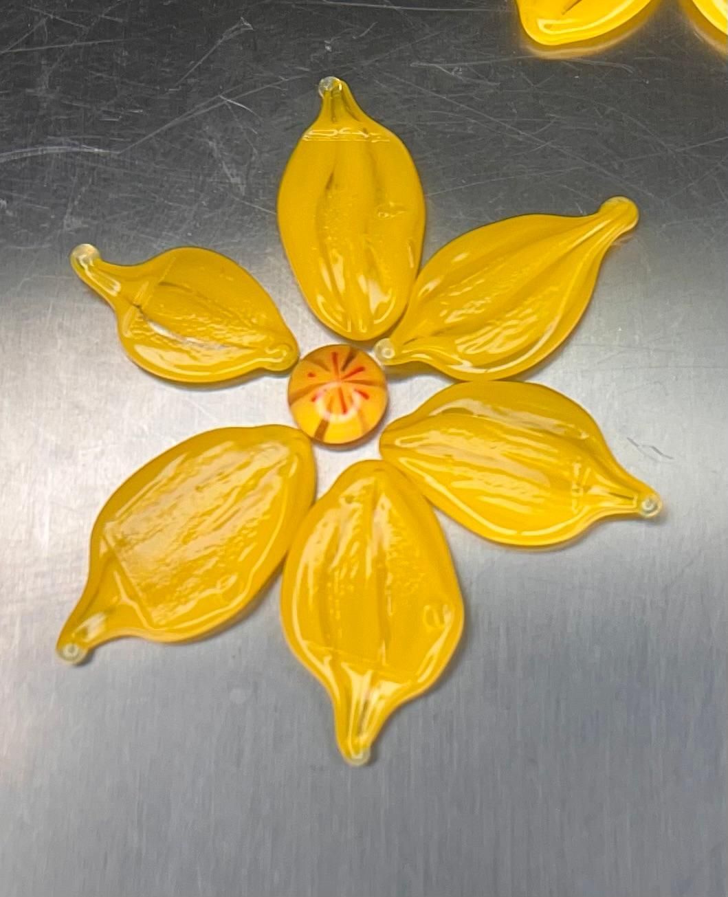 Coe 90 Murrini Petal Lady Aurelia