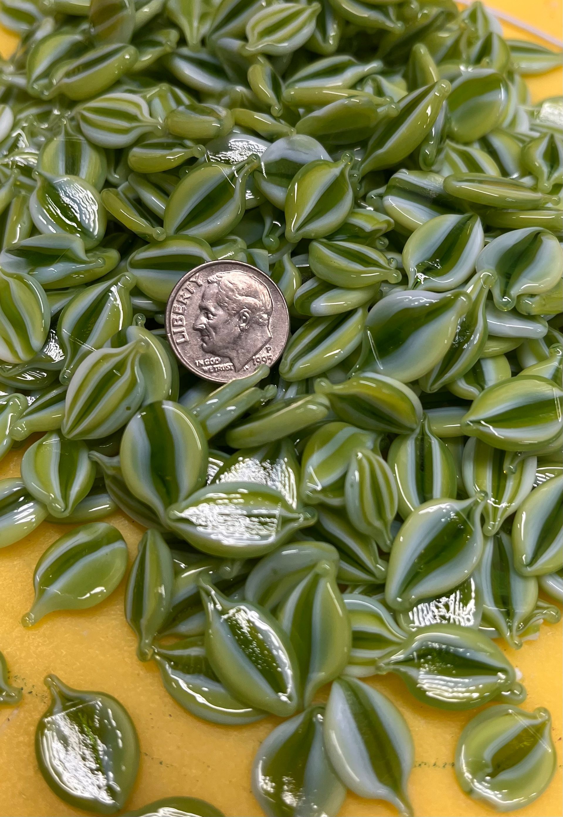 Coe 96 Murrini Petal Mint Meadow