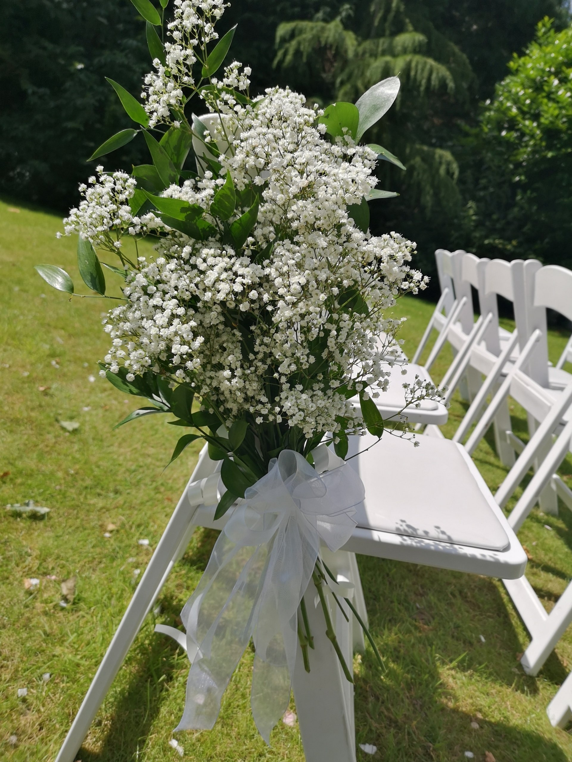 white flower bouquet
