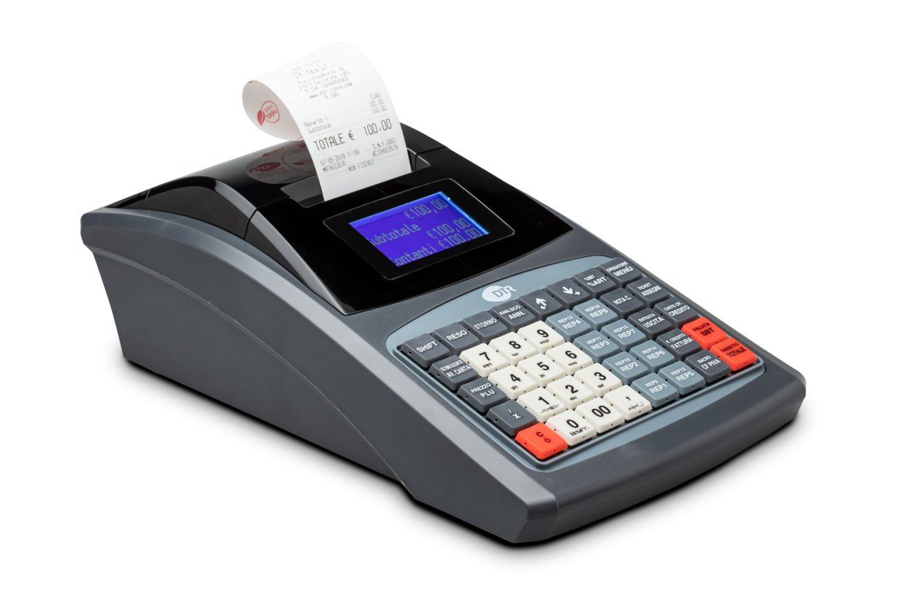 Una calcolatrice da cui esce una ricevuta su uno sfondo bianco.