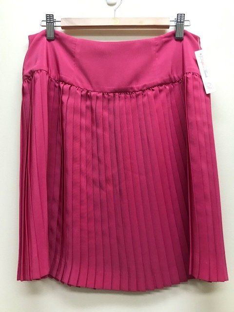 Pink pleated mid length skirt