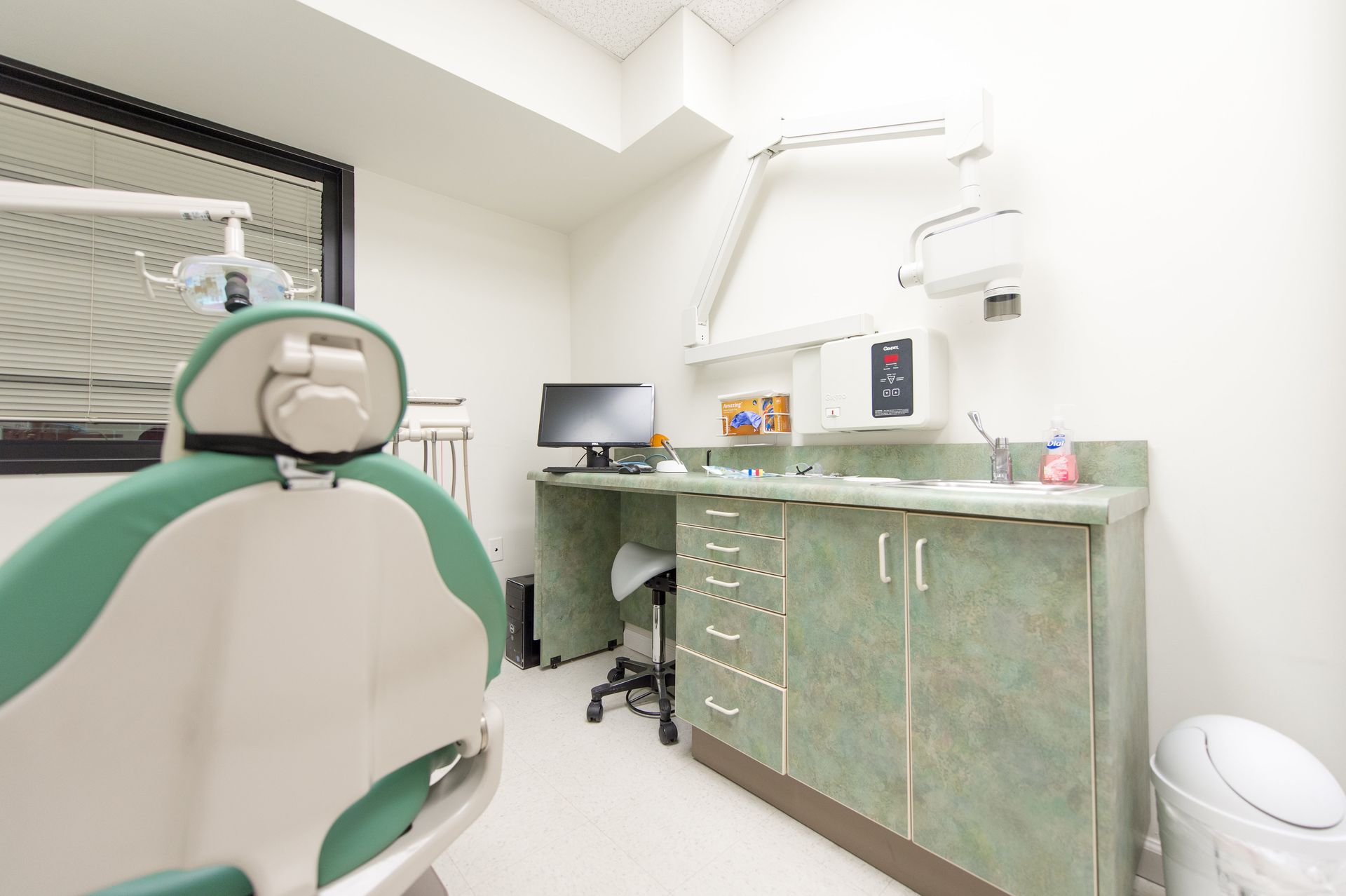district smiles dental room angle 2