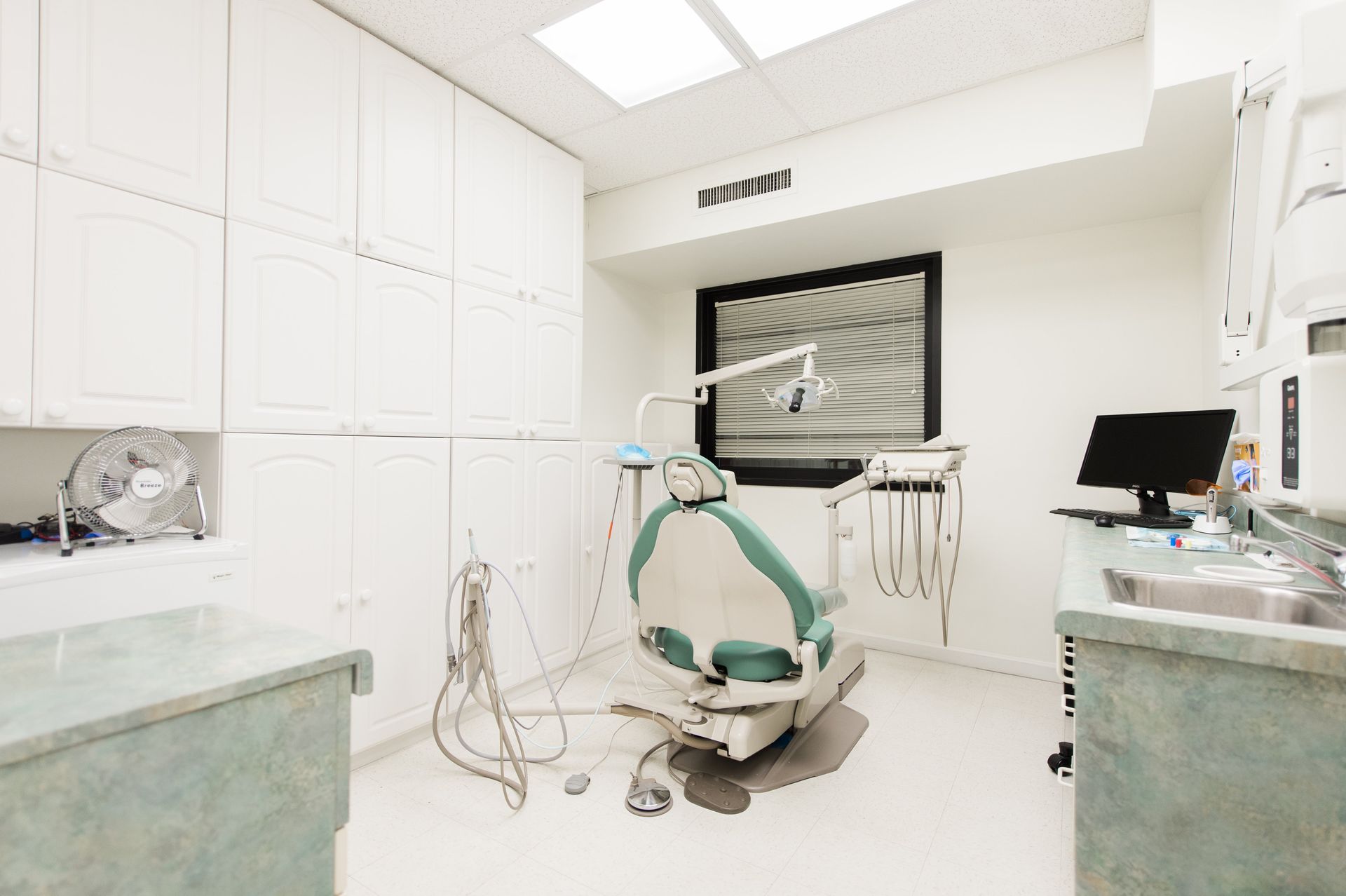 district smiles dental room angle 1