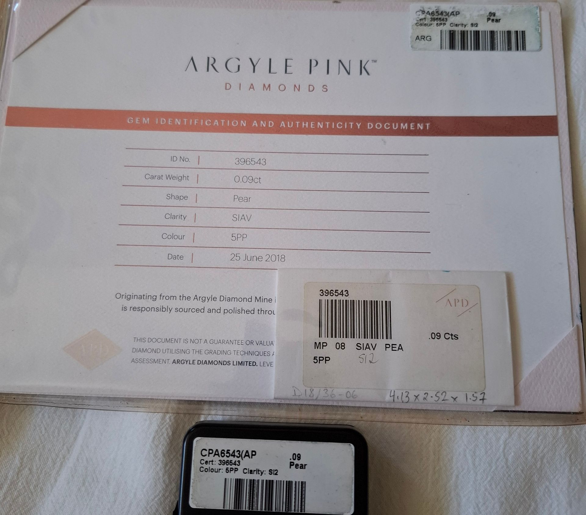 CERTIFIED ARGYLE Pear Diamond 0.09ct 5PP SIAV