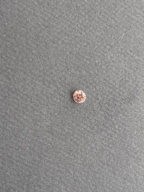 CERTIFIED ARGYLE Round Diamond 0.30ct 4PR P1