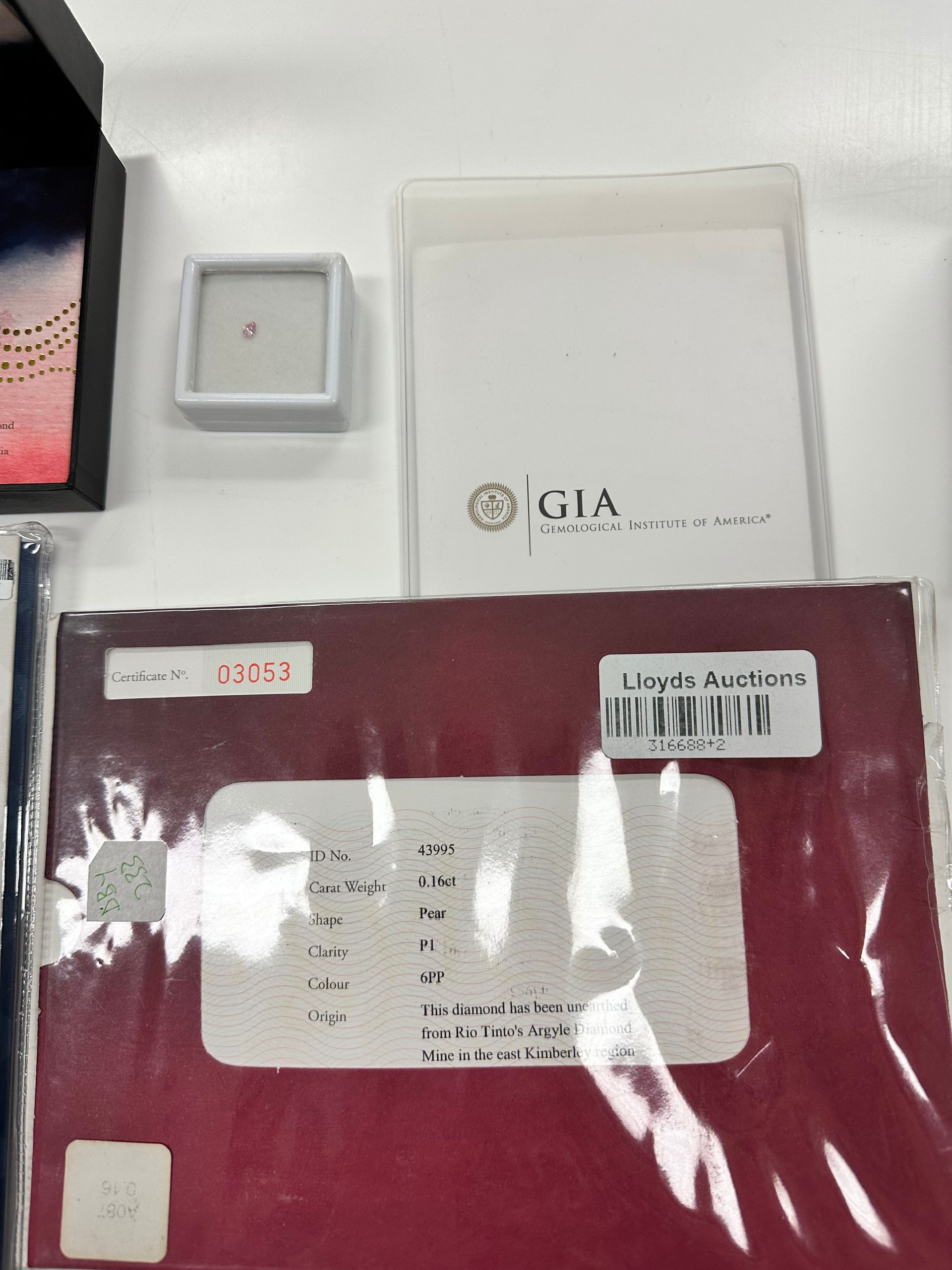 CERTIFIED ARGYLE Pear Diamond 0.16CT 6PP P1