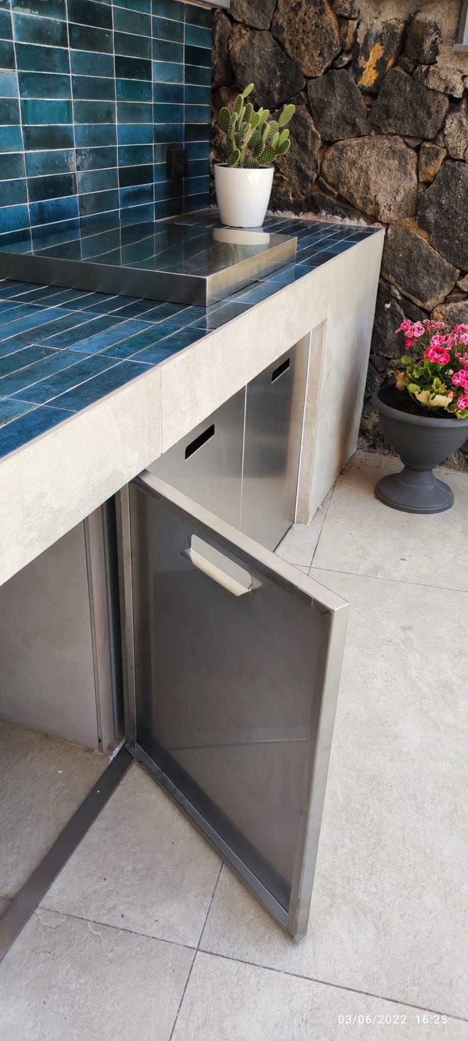 elementi di arredo in acciaio per abitazioni e negozi Catania