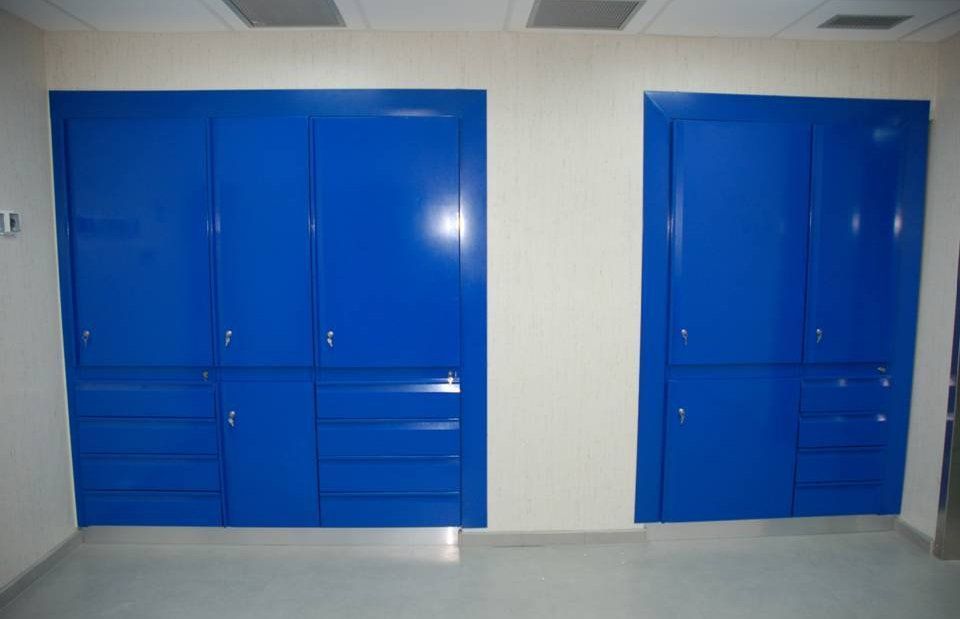 Armadio composto incassato verniciato