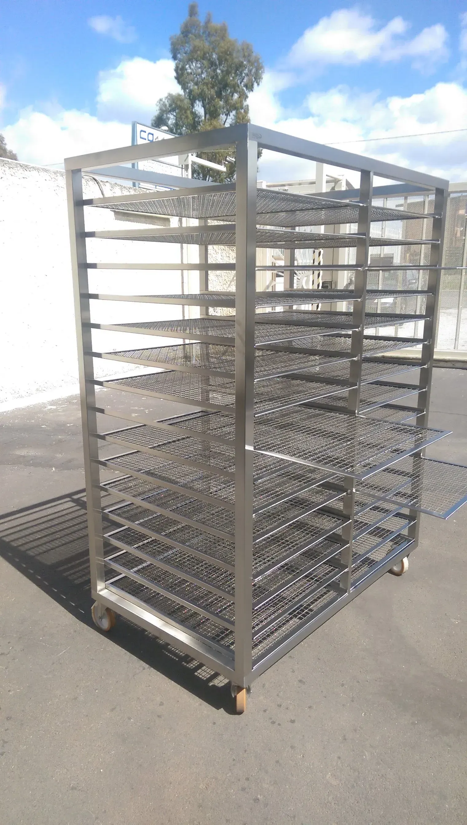 CARRELLO PER AFFUMICATURA SALMONI