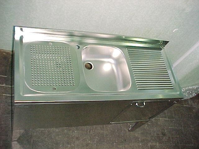 elementi di arredo in acciaio per abitazioni e negozi Catania 