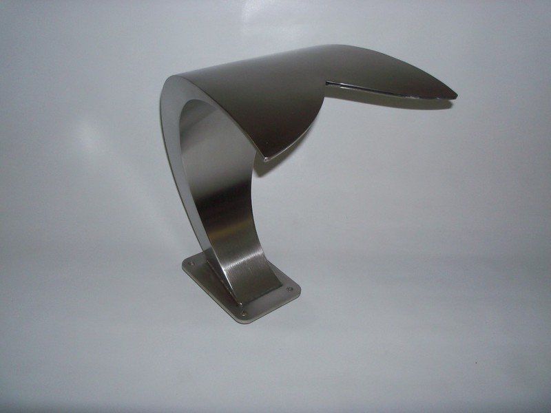 realizzazione arredi in acciaio inox per piscine e palestre Catania