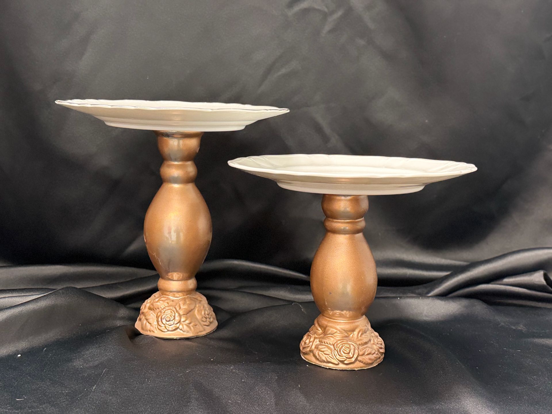 A couple of plates sitting on top of each other on a table