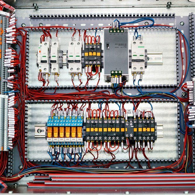 Sistema elettrico di controllo di energia elettrica