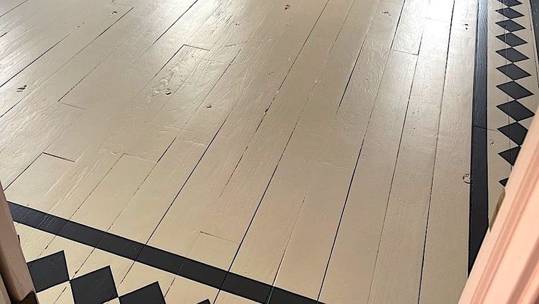 Our professional floor painters provide decorative floor painting for wood and cement floors in Reading and the greater Berks County, Lancaster County, and Lebanon County area.