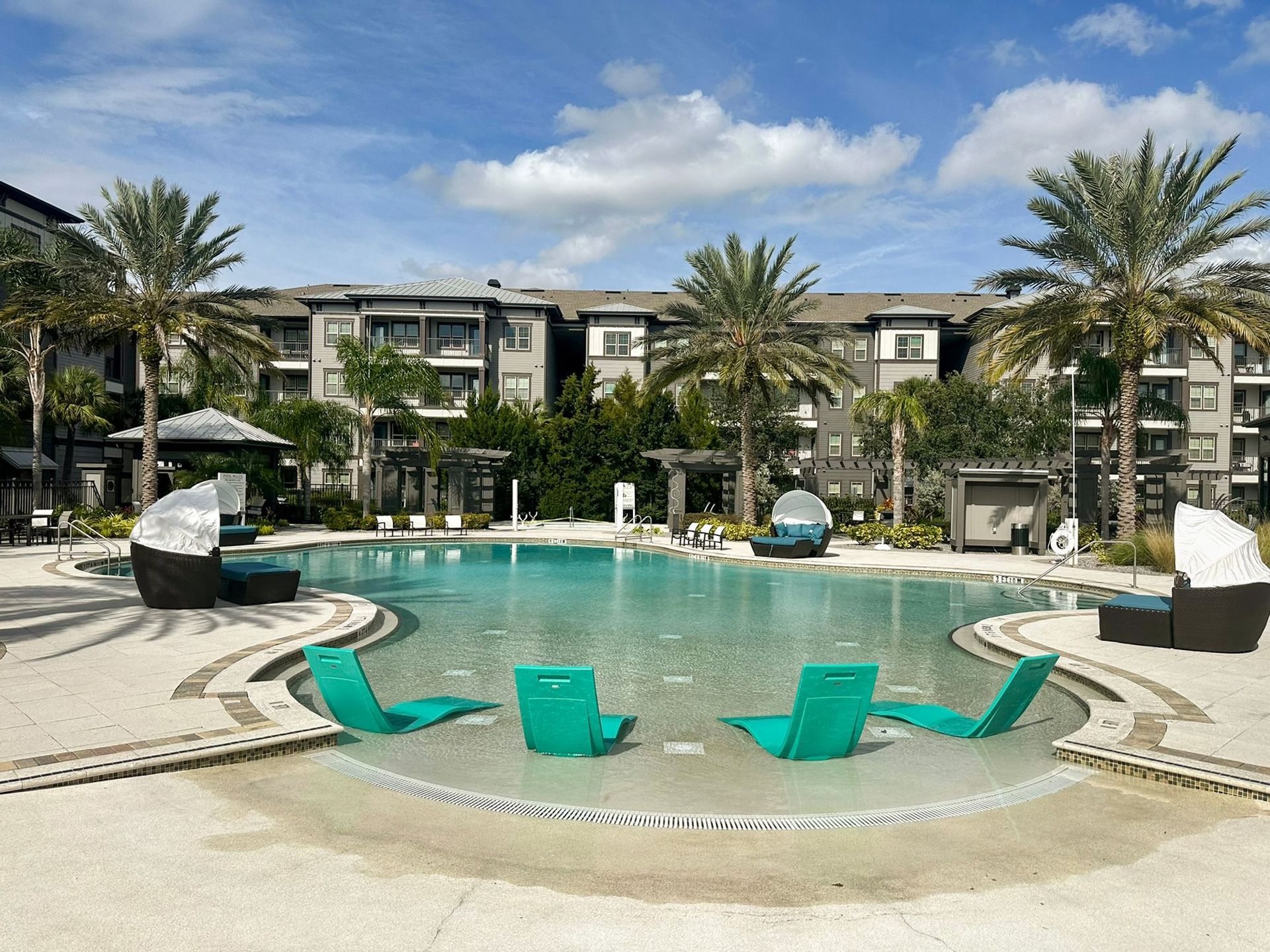 Creekside Ranch Apartment's outdoor beach entry- swimming pool